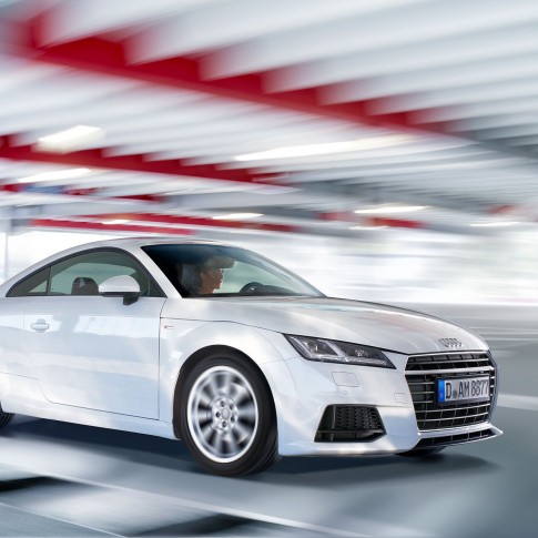Audi TT     -    Parkhaus-Airport-Duesseldorf
