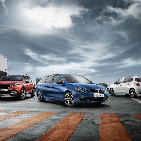 Peugeot_3erRange_Kampagne2016, Modelle 208/2008/308s/w GT
Autos auf Parkdeck